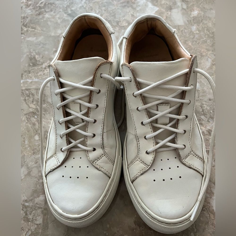 Nike white tennis shoes, preowned, overall in pretty good condition, size 7
